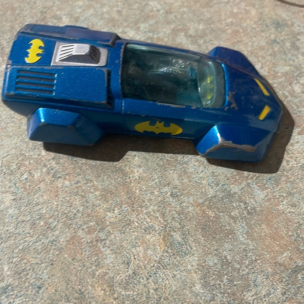 CORGI 1990'S DC BATMAN BATMOBILE CAR MODEL BLUE/YELLOW CC77316